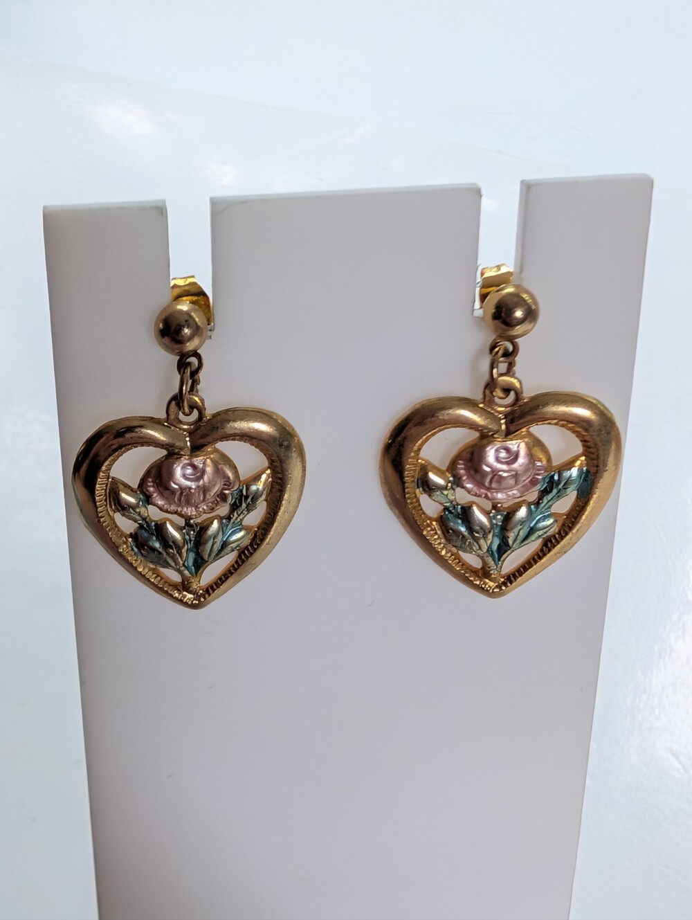Vintage Gold Tone Cottagecore Floral Romantic Heart Love Post Dangle Earrings